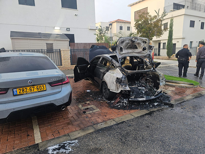 حريق في عدد من السيارات الكهربائية في كريات طبعون 